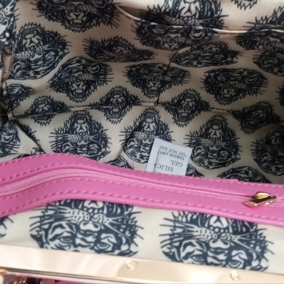 Ed Hardy Pink Rhinestone Siberia Hill Tiger Kiss Lock Frame Tattoo Charm Satchel - Picture 12 of 15